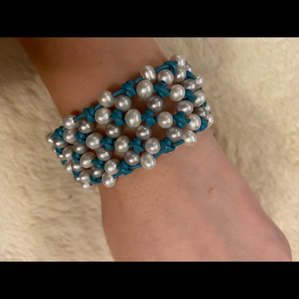 Muti strands fresh water pearl leather bracelet